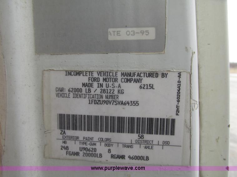 image for item G9763 1995 Ford LT9000 mixer truck