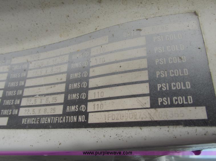 image for item G9763 1995 Ford LT9000 mixer truck