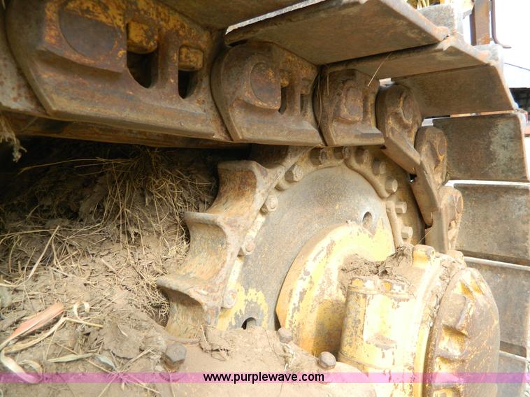 image for item H2263 1978 Caterpillar D8K cable plow
