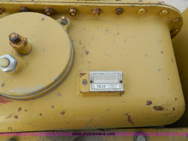 image for item H2263 1978 Caterpillar D8K cable plow