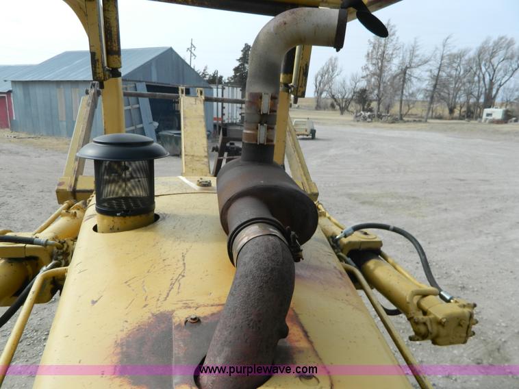 image for item H2263 1978 Caterpillar D8K cable plow