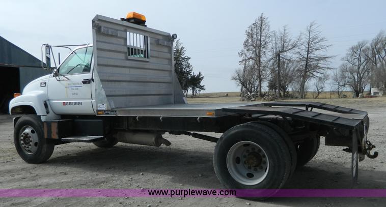 image for item H2264 1998 Chevrolet C6500 flatbed truck