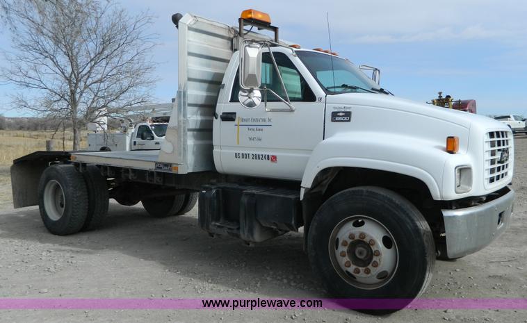 image for item H2264 1998 Chevrolet C6500 flatbed truck