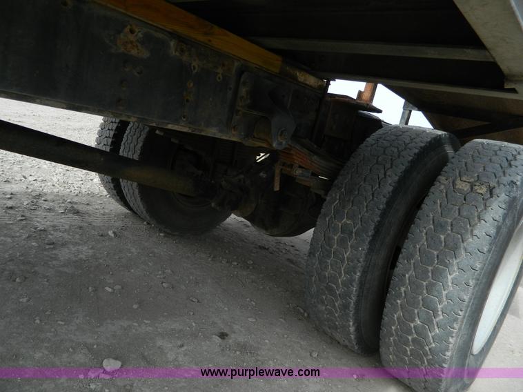 image for item H2264 1998 Chevrolet C6500 flatbed truck