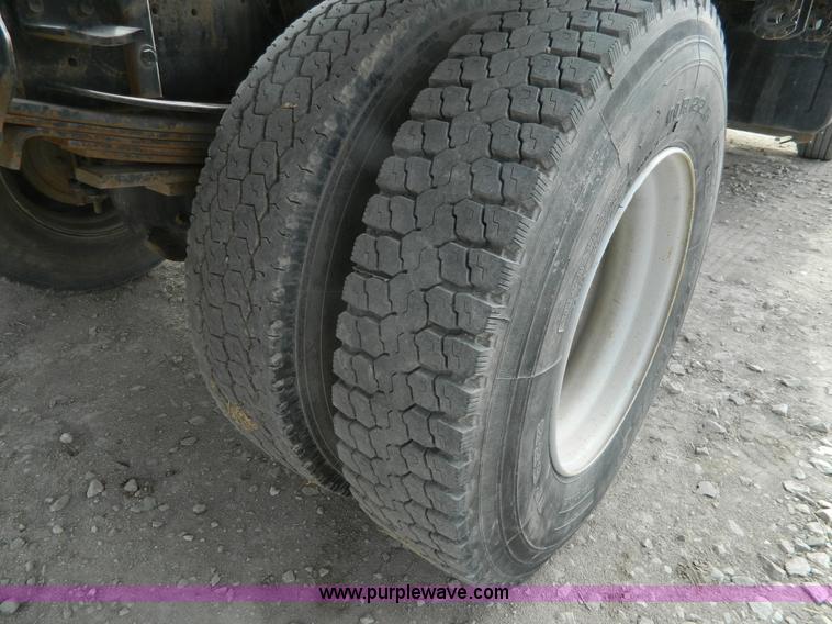 image for item H2264 1998 Chevrolet C6500 flatbed truck