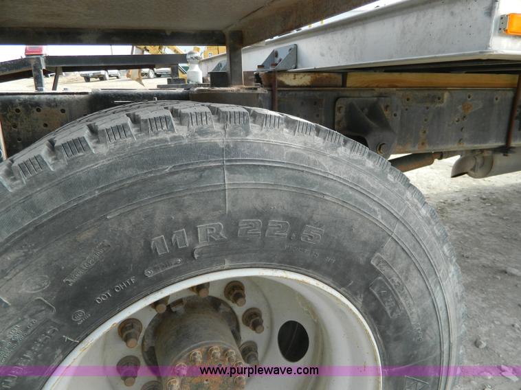 image for item H2264 1998 Chevrolet C6500 flatbed truck