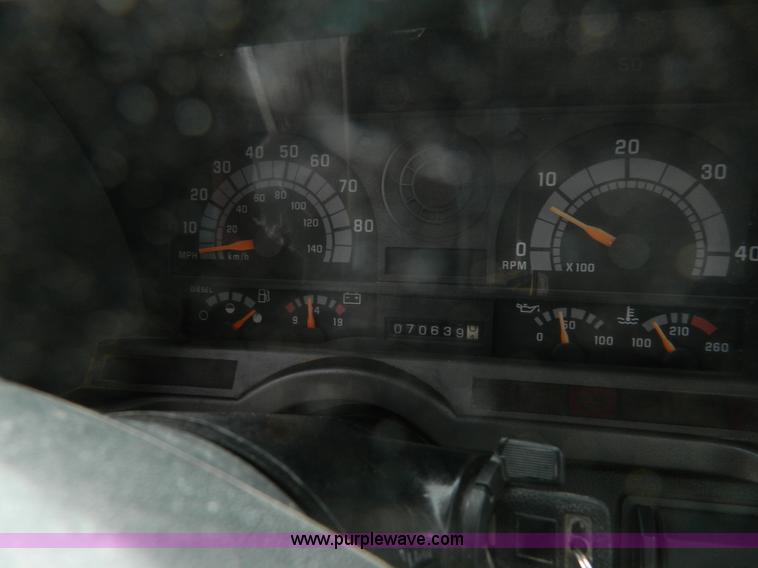 image for item H2264 1998 Chevrolet C6500 flatbed truck