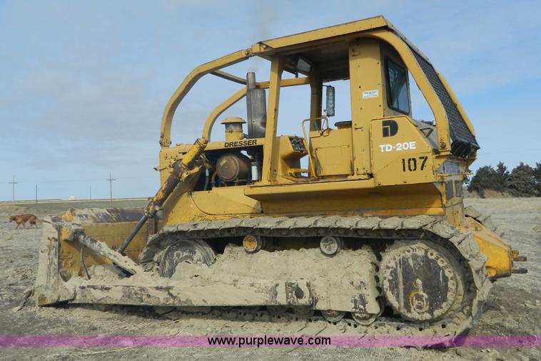 image for item H2266 1977 Dresser TD-20E dozer