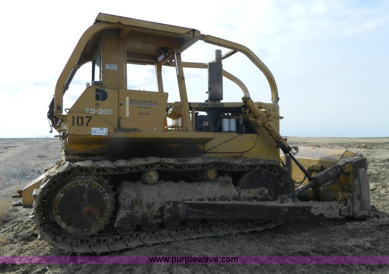 image for item H2266 1977 Dresser TD-20E dozer