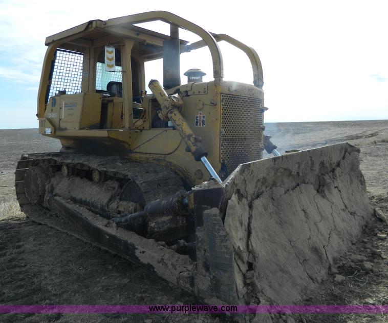 image for item H2266 1977 Dresser TD-20E dozer