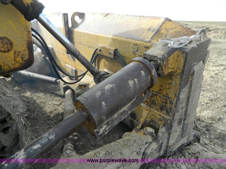 image for item H2266 1977 Dresser TD-20E dozer