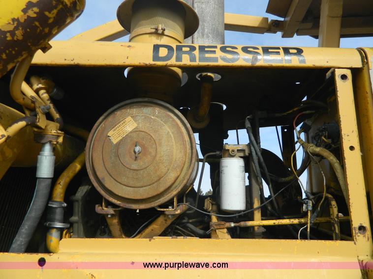 image for item H2266 1977 Dresser TD-20E dozer