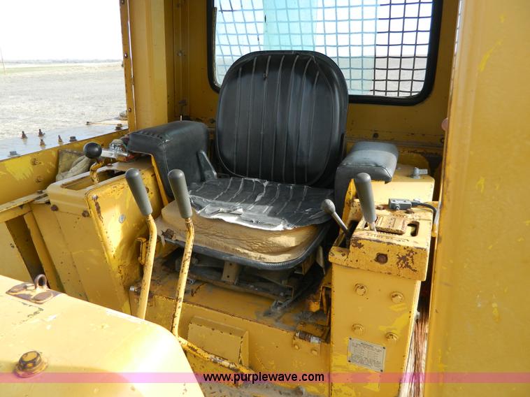 image for item H2266 1977 Dresser TD-20E dozer
