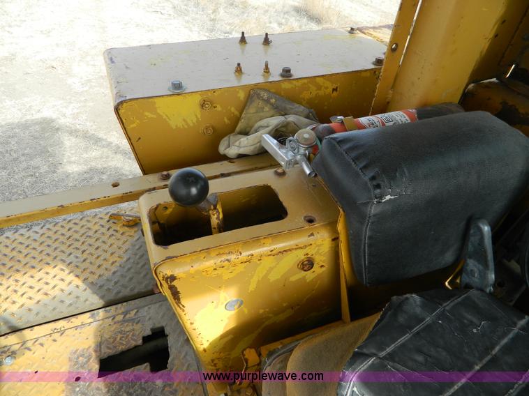 image for item H2266 1977 Dresser TD-20E dozer