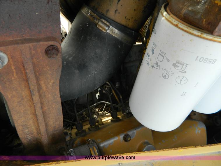 image for item H2266 1977 Dresser TD-20E dozer