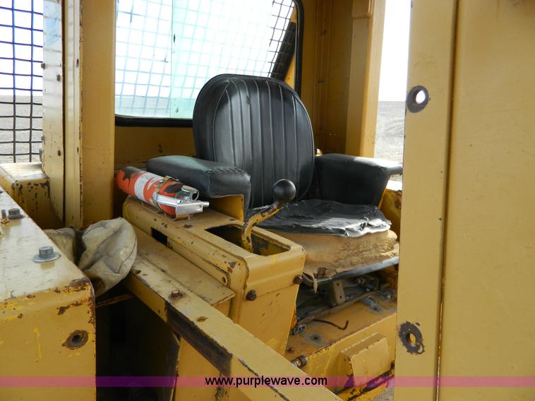 image for item H2266 1977 Dresser TD-20E dozer