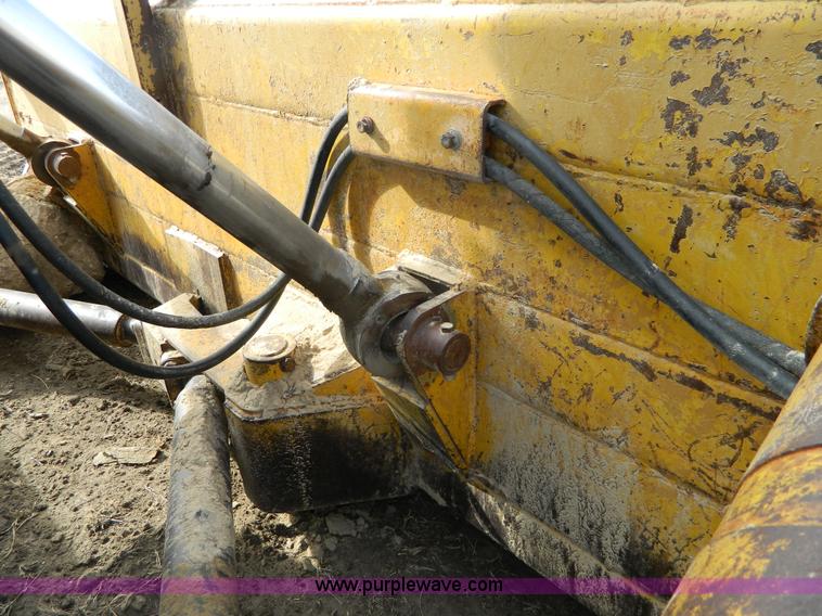 image for item H2266 1977 Dresser TD-20E dozer