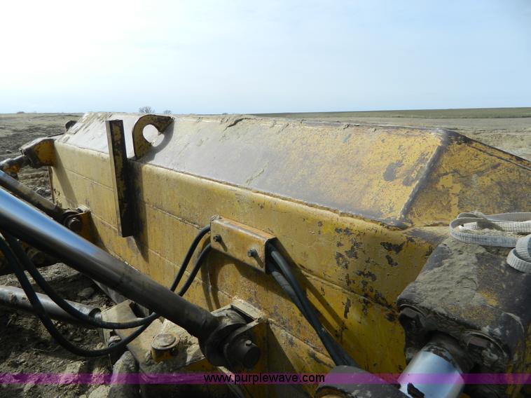 image for item H2266 1977 Dresser TD-20E dozer