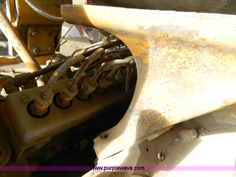 image for item H2266 1977 Dresser TD-20E dozer