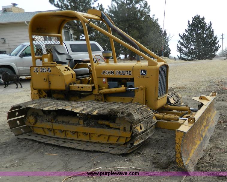 image for item H2267 1973 John Deere 350B dozer