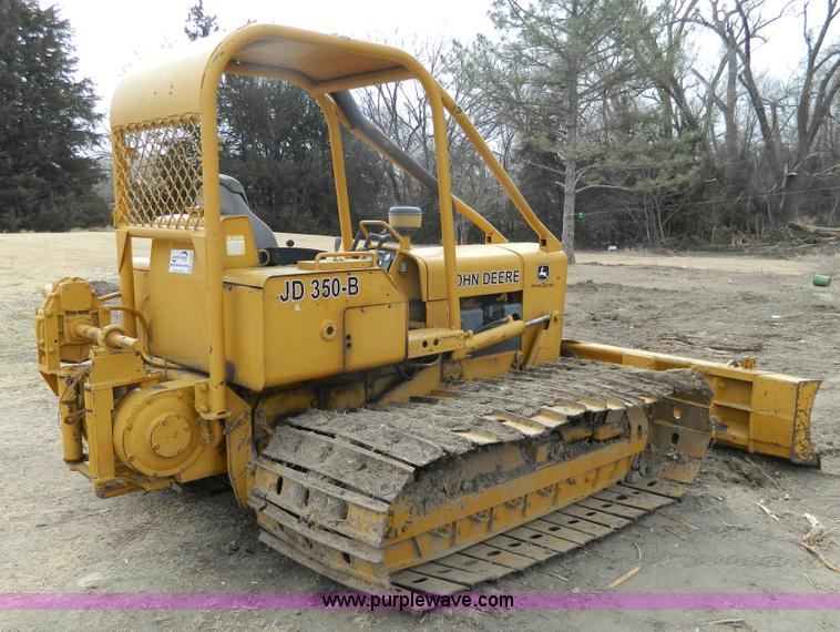 image for item H2267 1973 John Deere 350B dozer