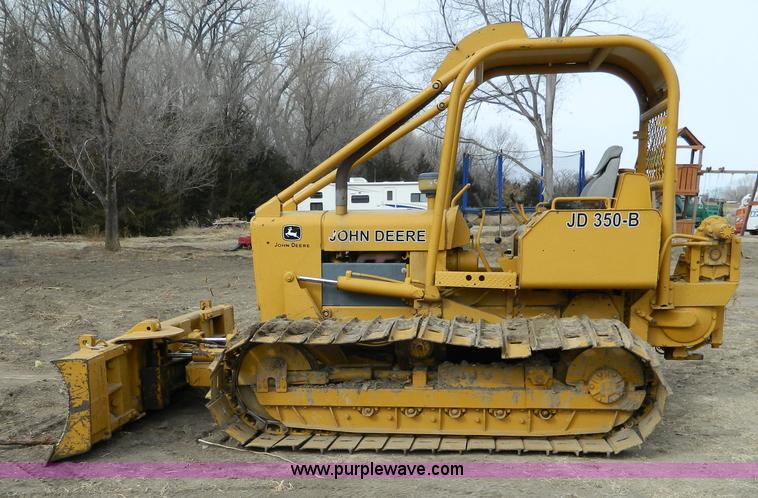image for item H2267 1973 John Deere 350B dozer