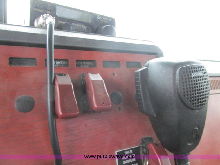 image for item H7565 1993 Mack CH613 semi truck