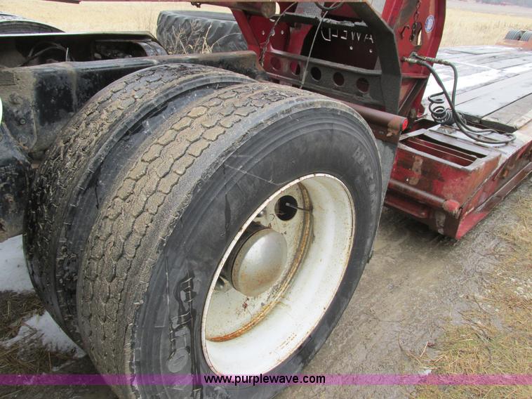 image for item H7565 1993 Mack CH613 semi truck