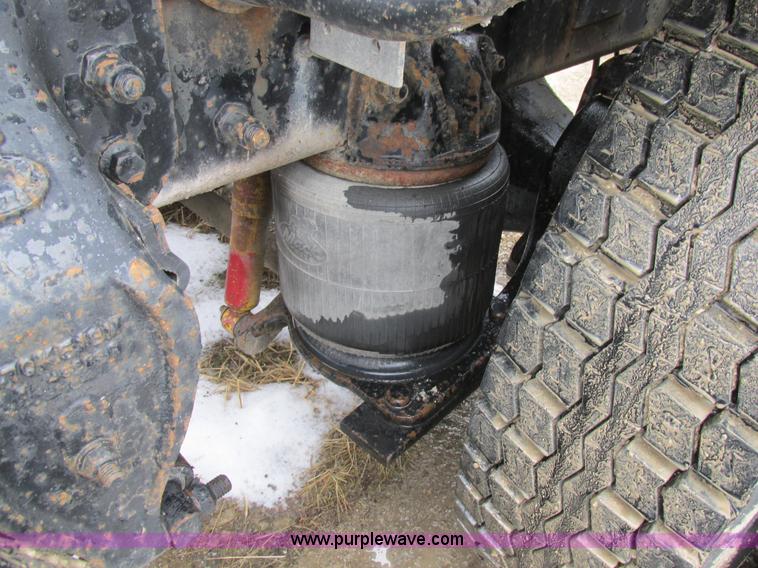 image for item H7565 1993 Mack CH613 semi truck