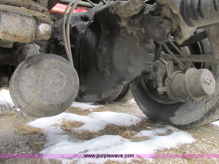 image for item H7565 1993 Mack CH613 semi truck