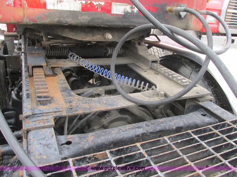 image for item H7565 1993 Mack CH613 semi truck