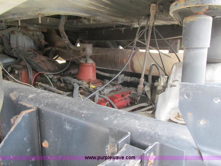 image for item H7565 1993 Mack CH613 semi truck