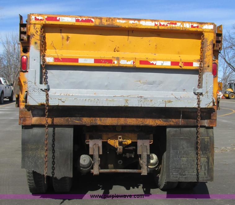image for item H7566 1994 GMC TopKick dump truck