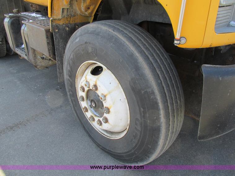 image for item H7566 1994 GMC TopKick dump truck