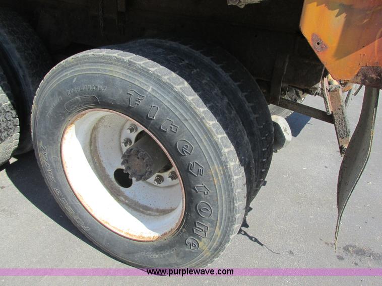image for item H7566 1994 GMC TopKick dump truck