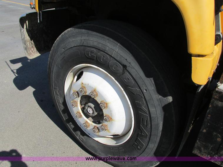 image for item H7566 1994 GMC TopKick dump truck