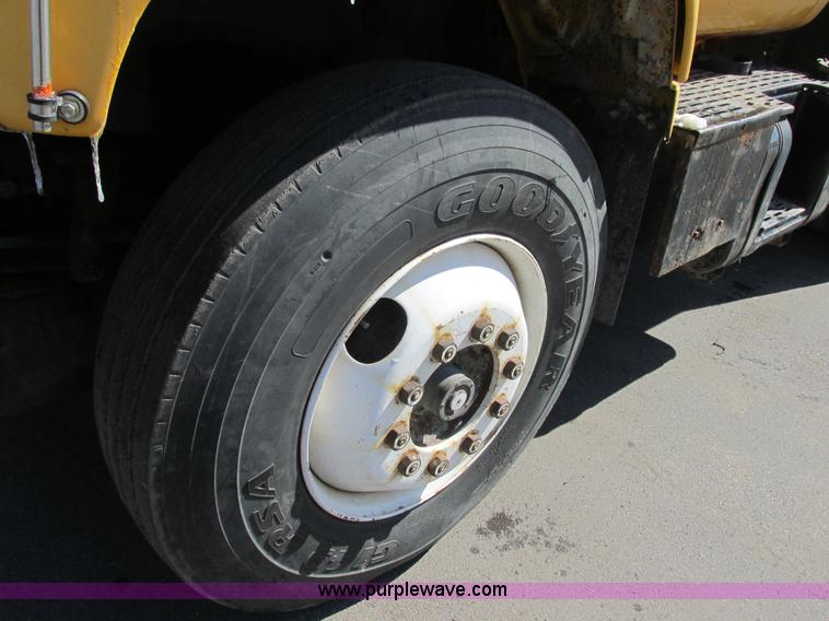 image for item H7566 1994 GMC TopKick dump truck