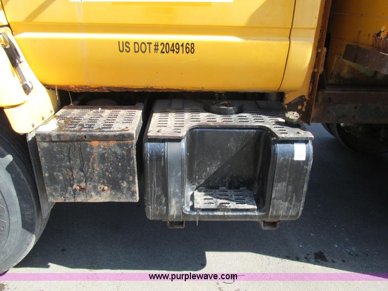 image for item H7566 1994 GMC TopKick dump truck