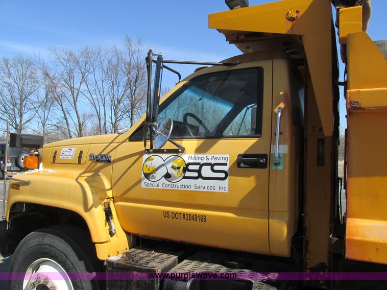 image for item H7566 1994 GMC TopKick dump truck