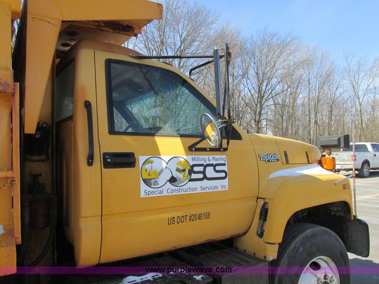 image for item H7566 1994 GMC TopKick dump truck