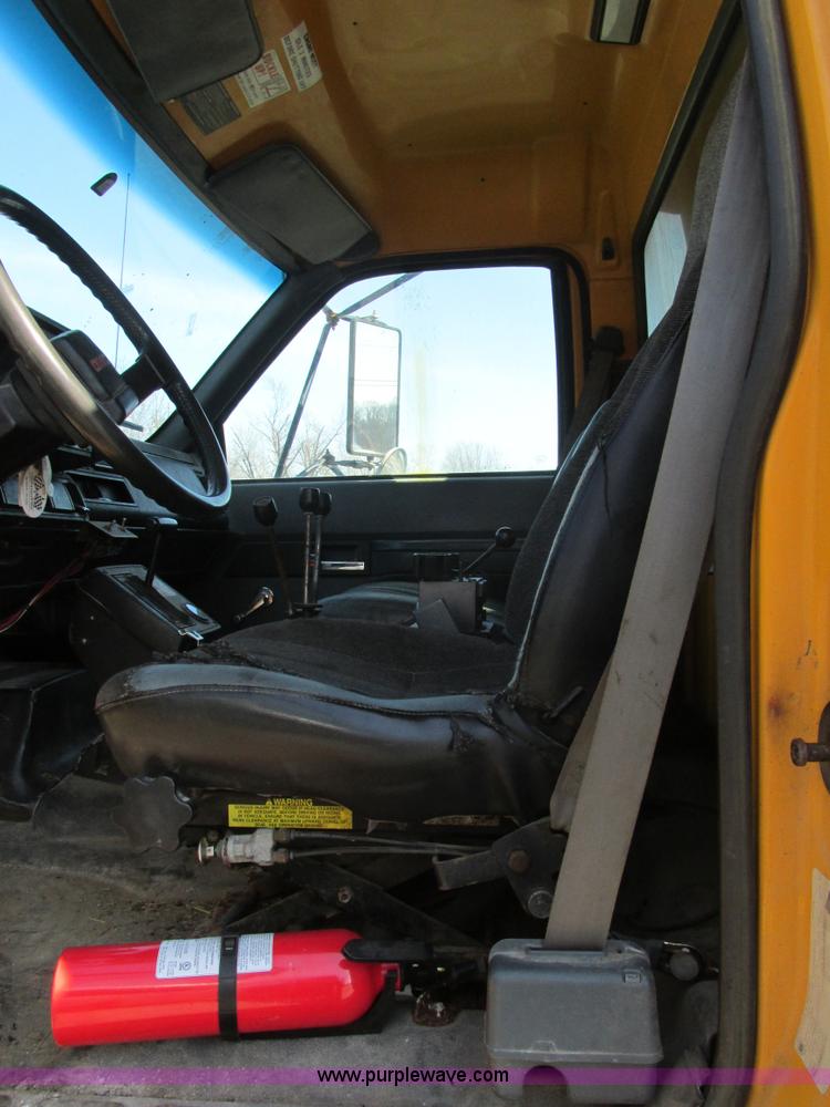 image for item H7566 1994 GMC TopKick dump truck