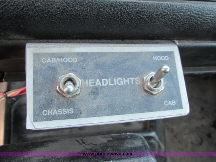 image for item H7566 1994 GMC TopKick dump truck