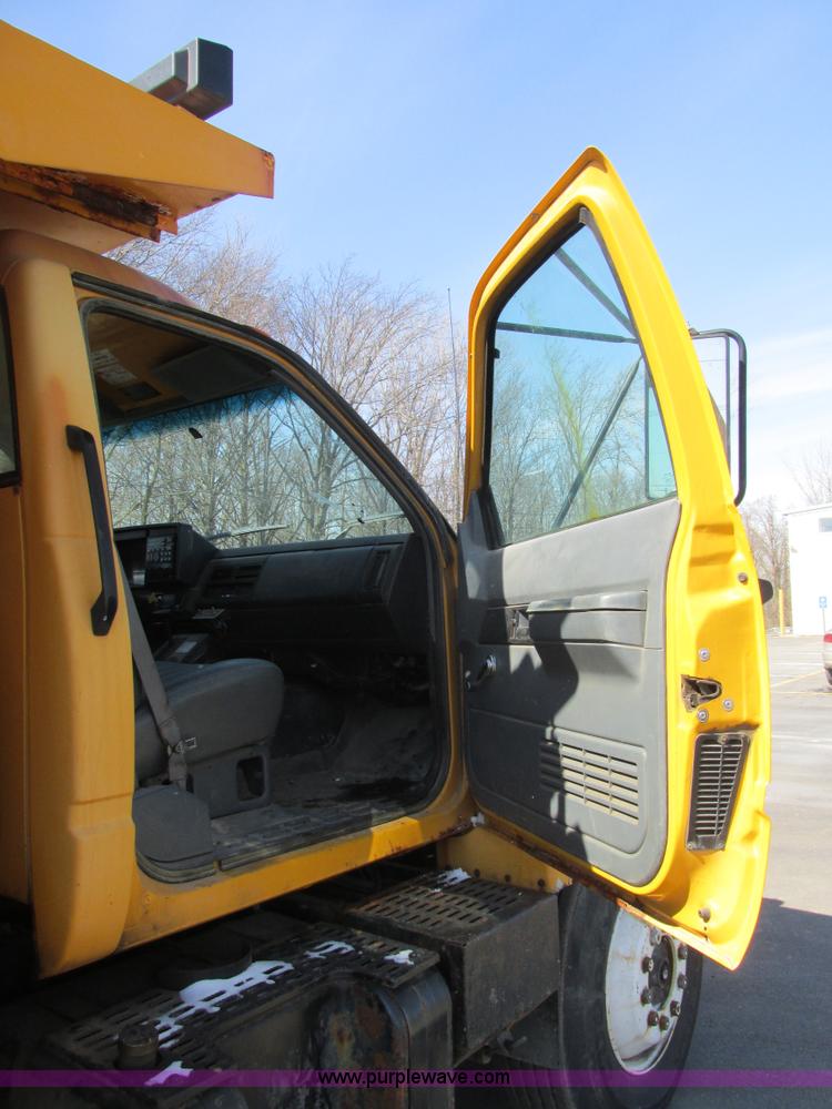 image for item H7566 1994 GMC TopKick dump truck
