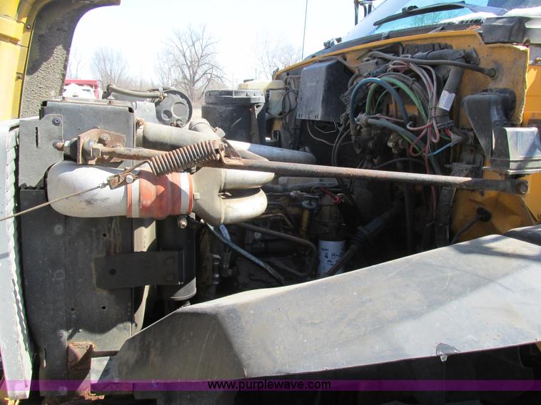 image for item H7566 1994 GMC TopKick dump truck