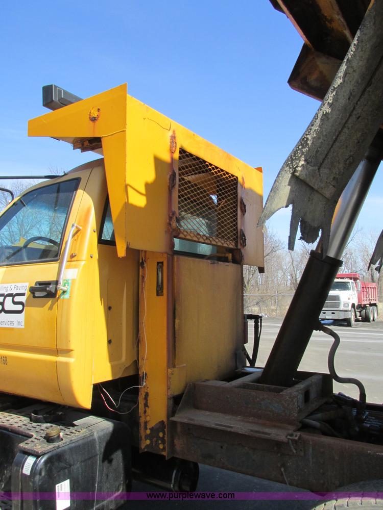 image for item H7566 1994 GMC TopKick dump truck