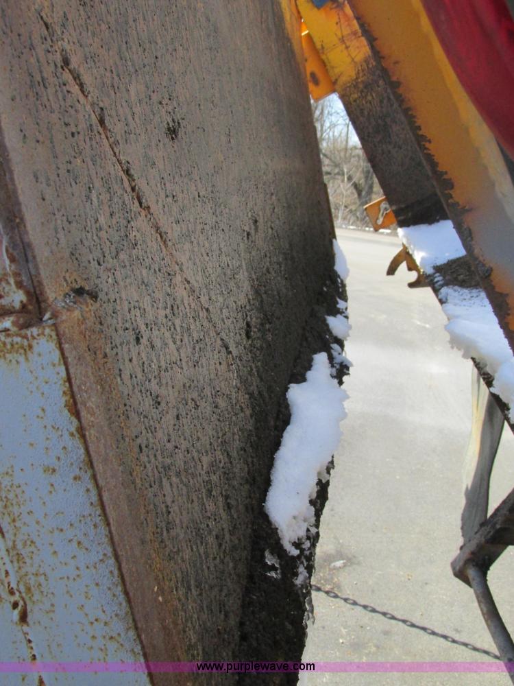 image for item H7566 1994 GMC TopKick dump truck