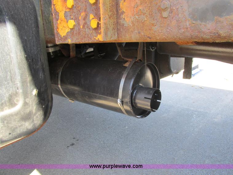 image for item H7566 1994 GMC TopKick dump truck