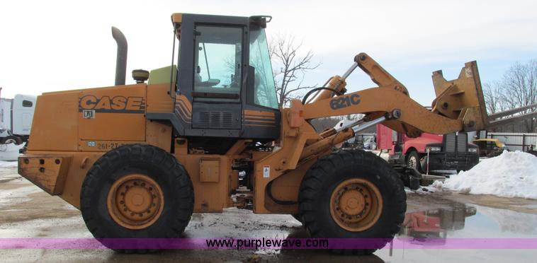 image for item I3091 2000 Case 621C wheel loader