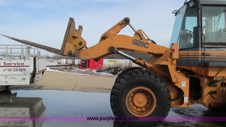 image for item I3091 2000 Case 621C wheel loader