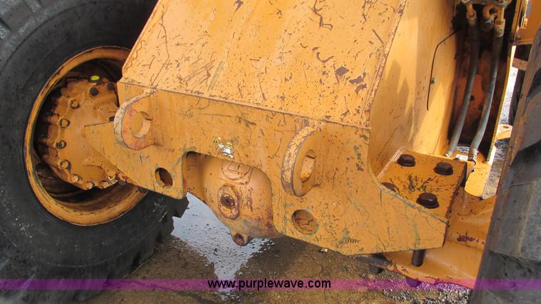 image for item I3091 2000 Case 621C wheel loader